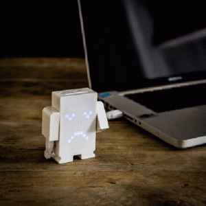 Idea regalo Mr. Pow – Caricabatteria USB con effetto Smiley