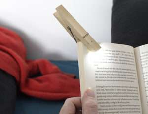 Idea regalo Lampadina da lettura Molletta da bucato