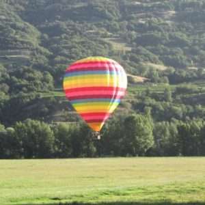 Idea regalo Dal Castello di Masino alzandosi in volo in mongolfiera – Piemonte