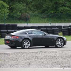 Idea regalo Guida una Aston Martin da 299 ¤ – Autodromo del Mugello