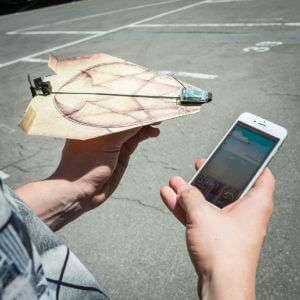 Idea regalo PowerUp 3.0 – unità per controllare gli aeroplani di carta con smartphone